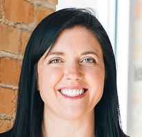 Sophie Hartwell, vodja podpore strankam, portret članice ekipe za pomoč uporabnikom